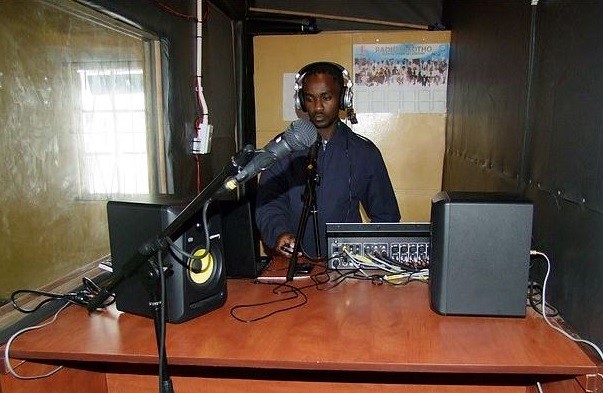 Moeling Community Radio